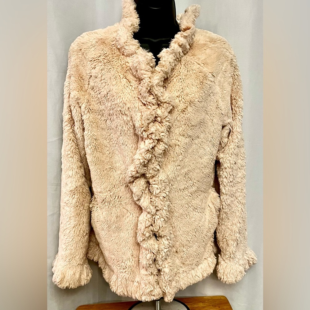 Vintage DAMSELLE New York Cream Faux Fur Super Soft Ruffle Coat Size L